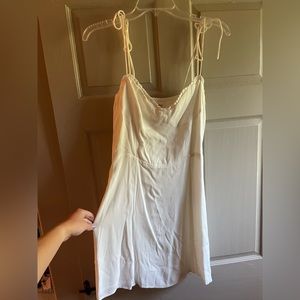 NEW. Aritzia. Size 8. White dress. Grad. Graduation. Grad dress.